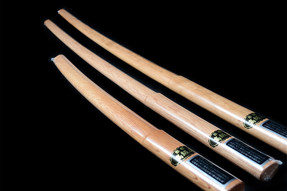 Специальный деревянный меч для тренировок — боккен. Источник: zennihonbudogu.com