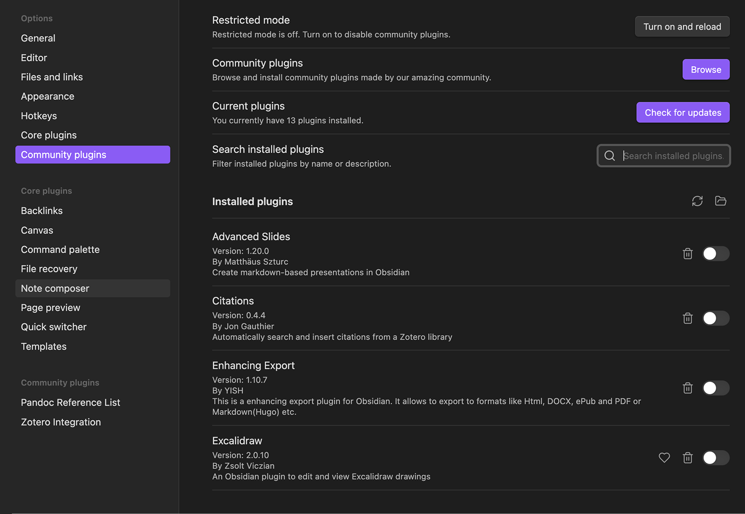 Плагины от сообщества отображаются в одном окне, тут же удобно проверять обновления. Выше в меню — плагины разработчиков