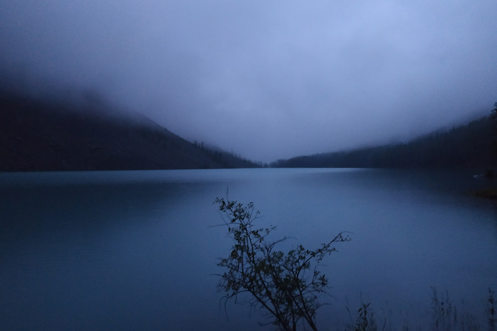 Нижнее Шавлинское озеро после заката