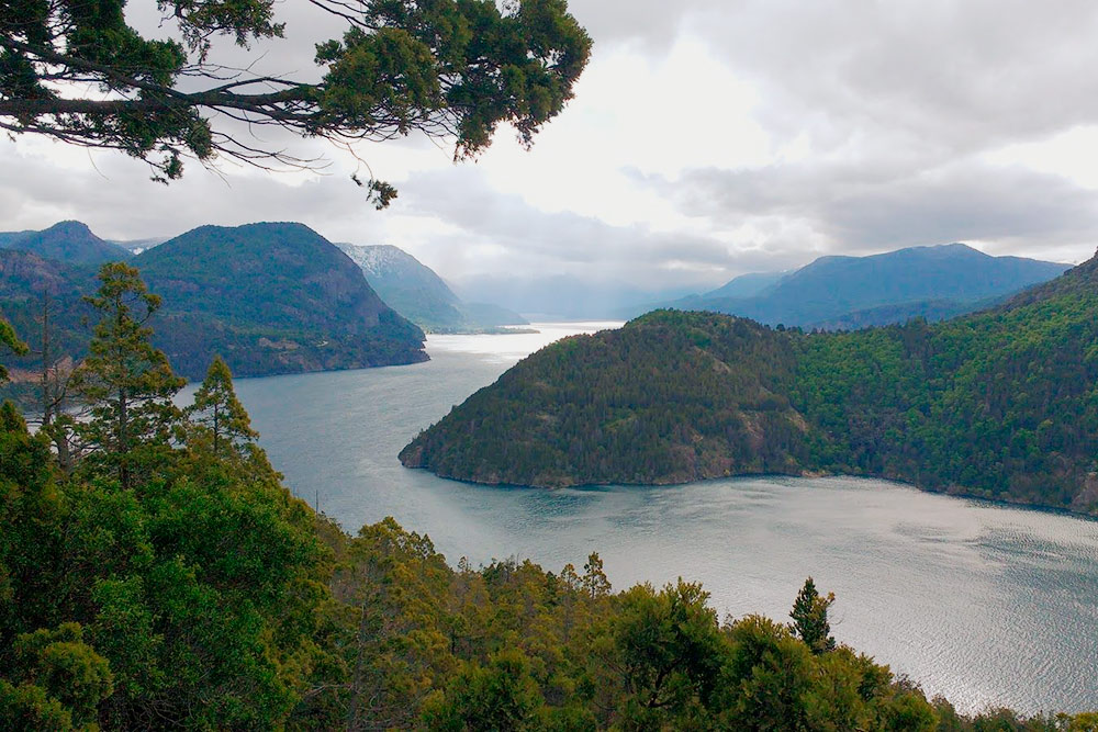Вид на озеро Лакар, за которое Аргентина и Чили спорили особенно ожесточенно
