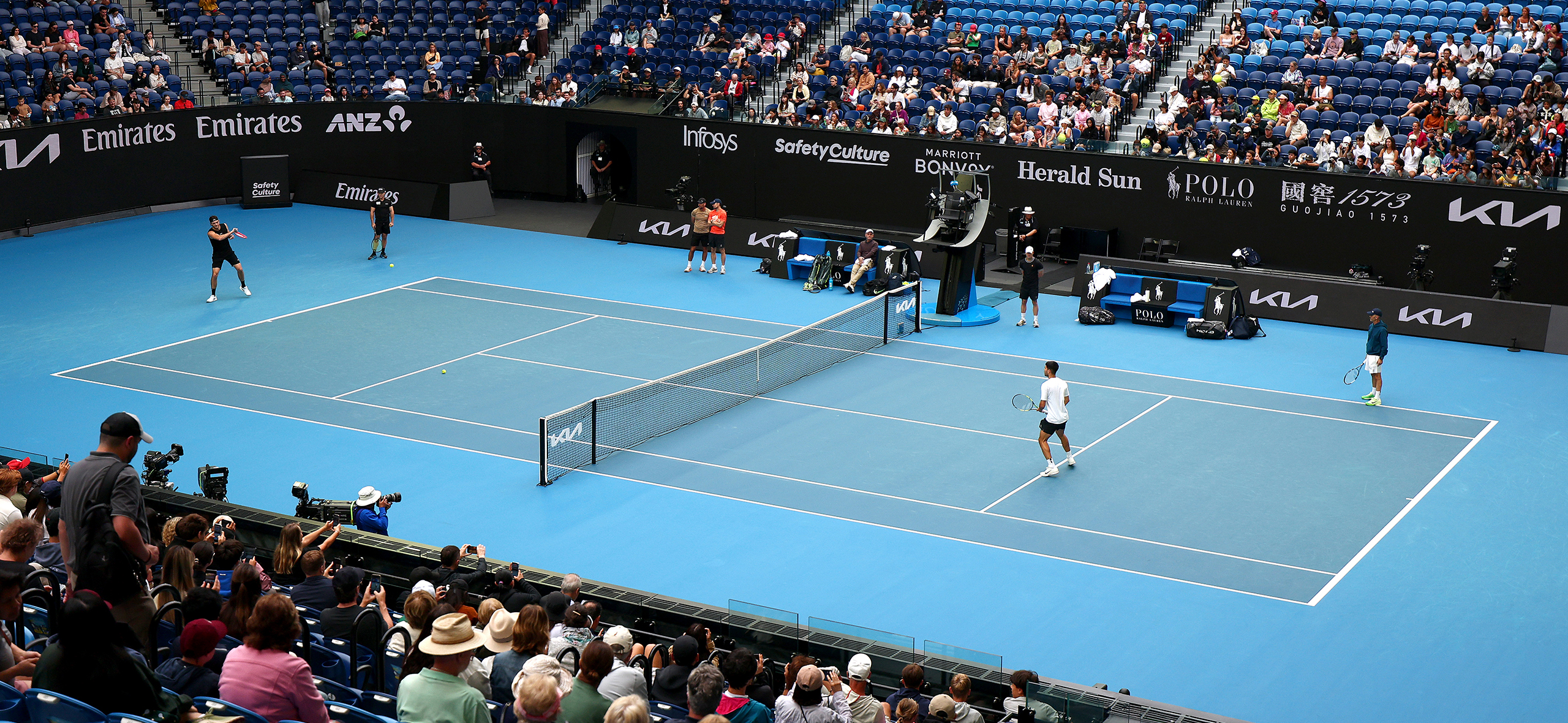 Australian Open 2026: фаво­риты, расписание и транс­ляции