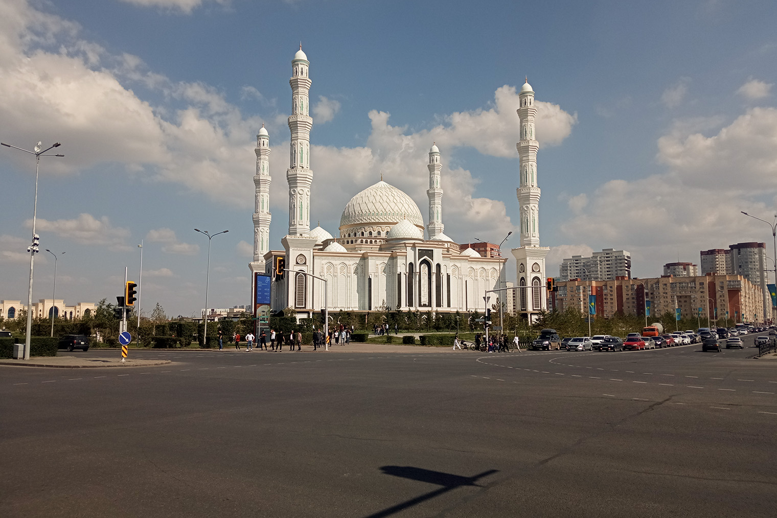 Белоснежная мечеть Хазрет-Султан