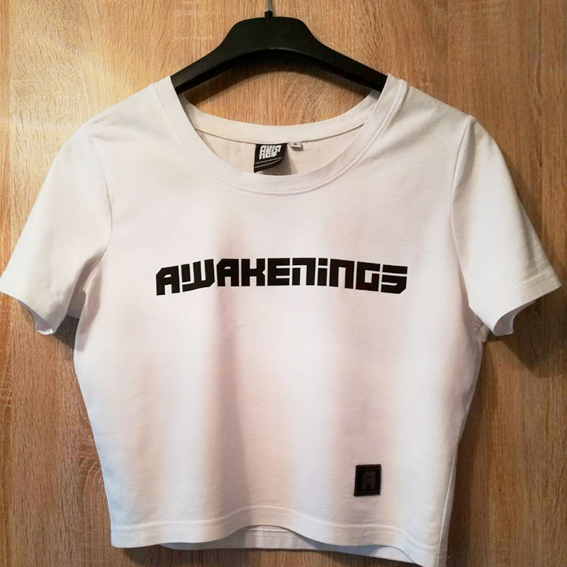 Женская укороченная футболка с логотипом фестиваля. Стоит 11,95 €. Я купила себе такую в 2019 году. Такие же, но длинные, стоили 24,95 €