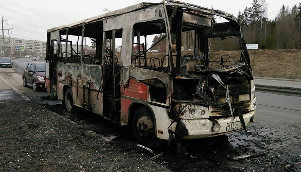 Загоревшийся автобус в Петрозаводске не редкость. Источник: ptzgovorit.ru