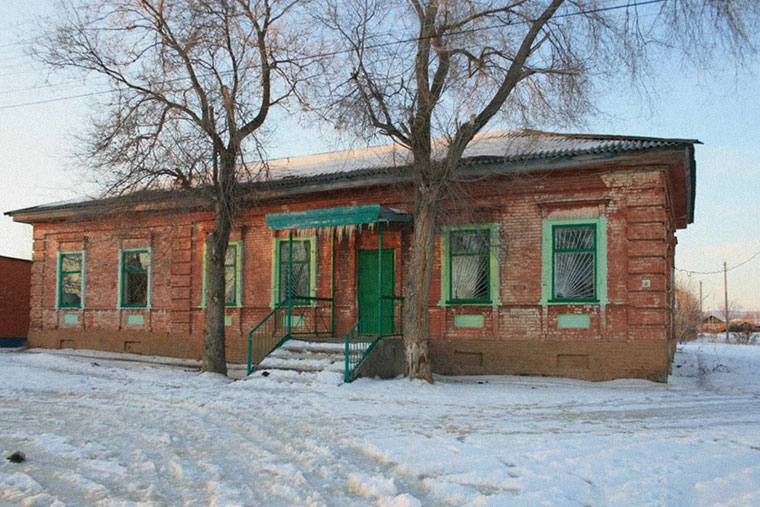 Дом, который я нашла, подписан как «бывшая школа». Источник: archiv.wolgadeutsche.net