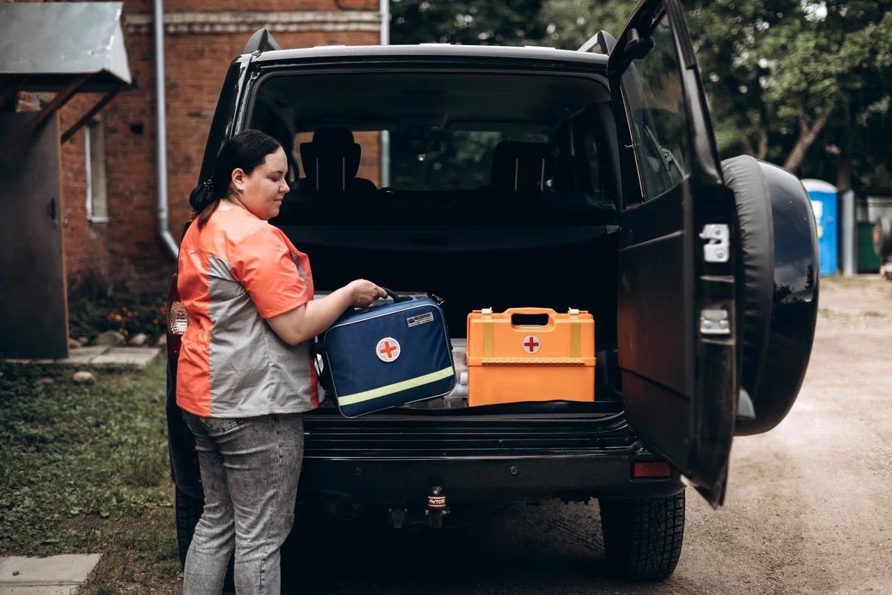 Выездная служба паллиативной помощи — это когда знаешь, что к тебе точно приедут и привезут то, что поможет забыть про боль и вернуться в жизнь