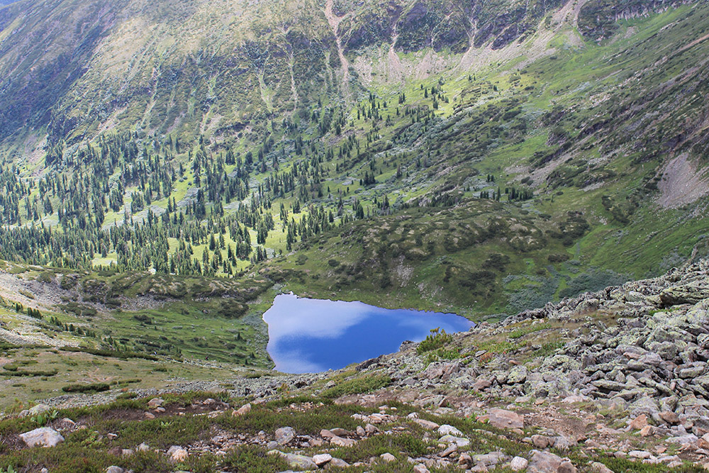 Озеро Сердце совсем небольшое: его можно обойти за 15 минут