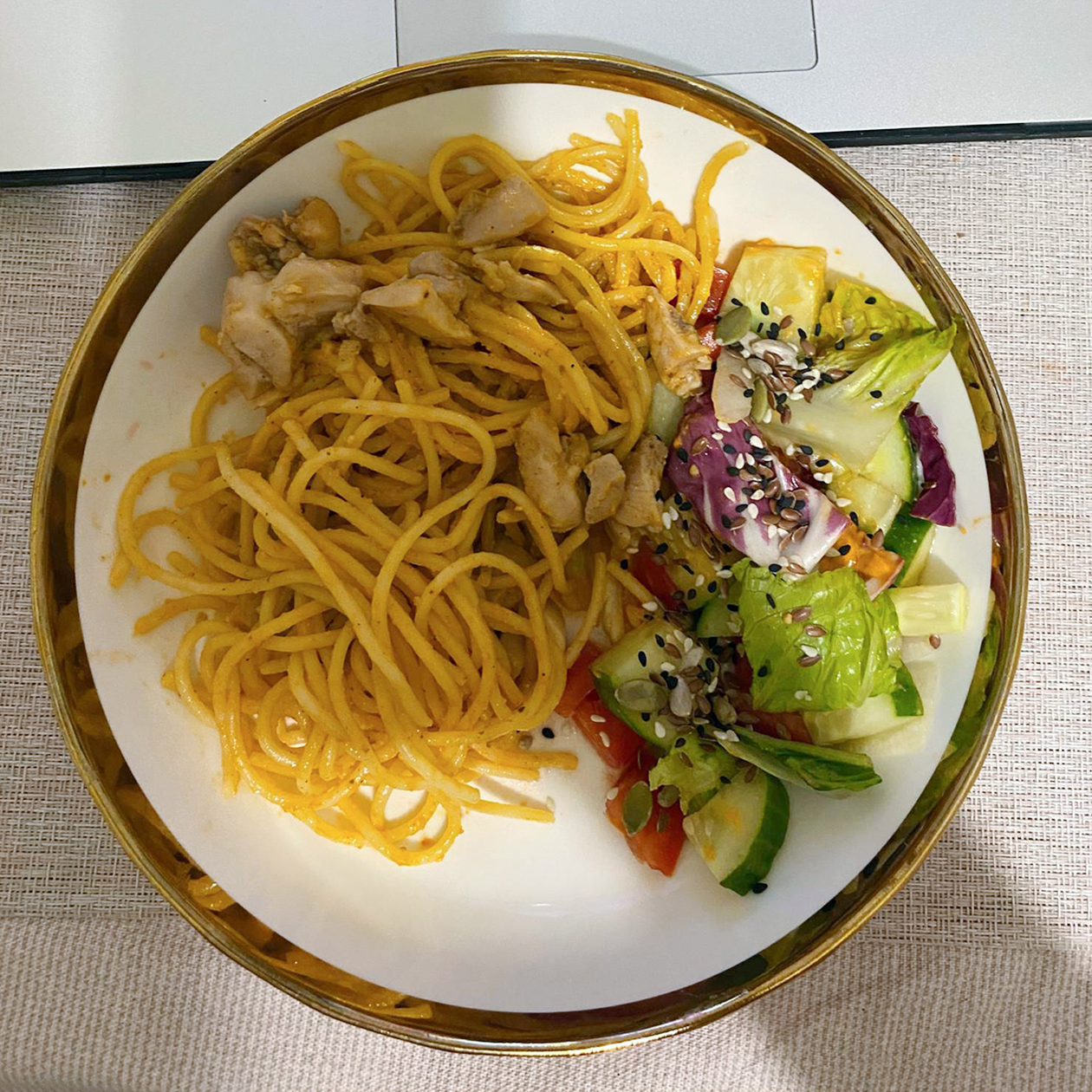Спагетти, курица и овощи. Для меня идеальный ужин