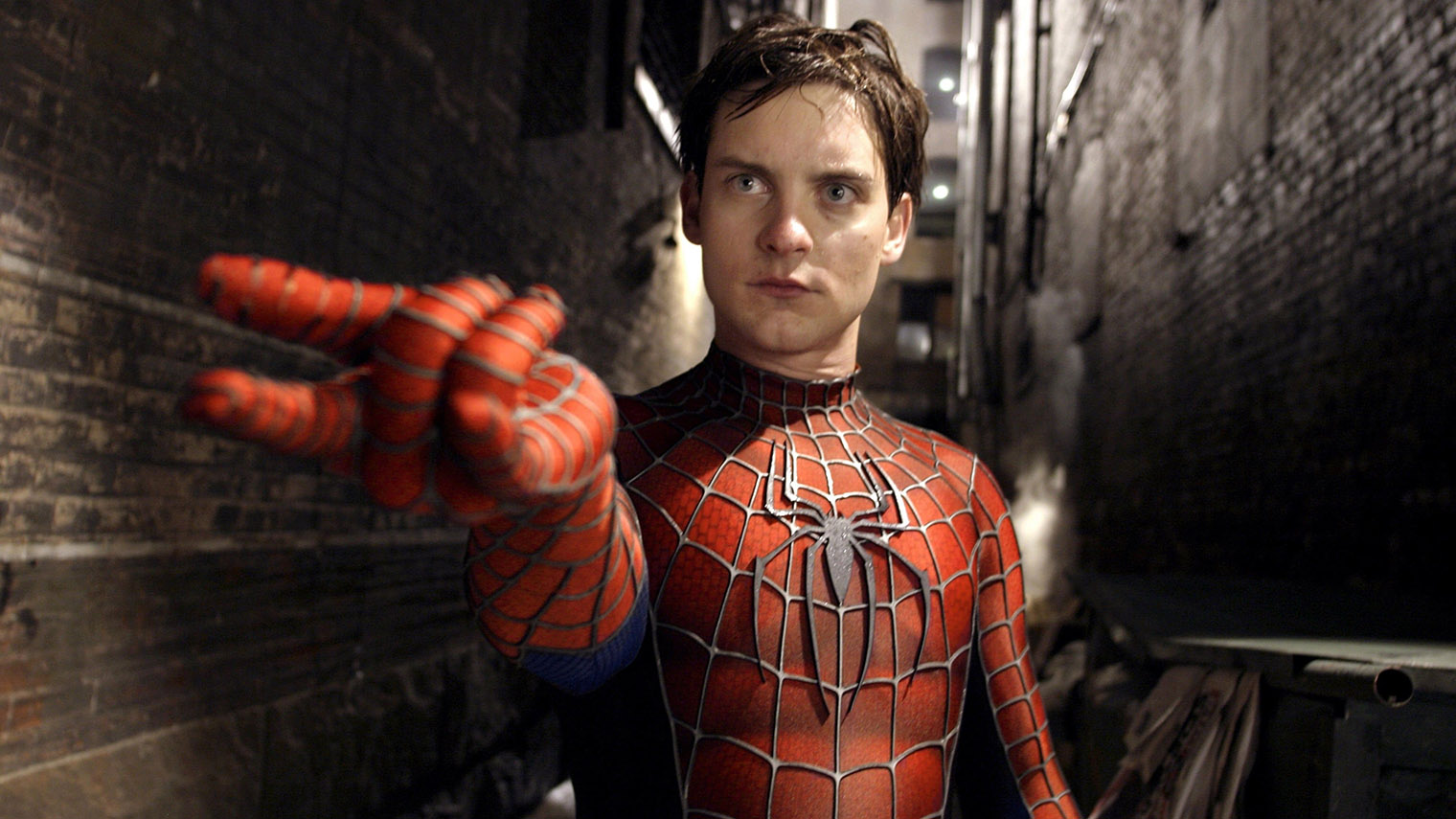 Из⁠-⁠за травмы спины Тоби Магуайра могли заменить на Джейка Джилленхола в «Человеке-пауке 2». Источник: Sony Pictures