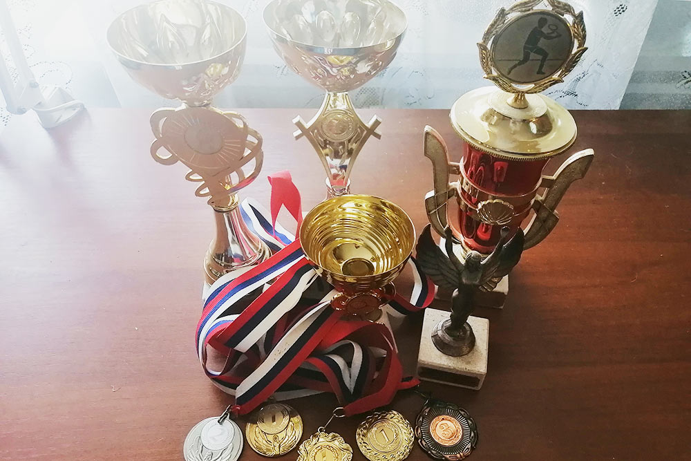 Мои награды с турниров. Золотой справа — кубок «Канта», который я выиграл в 2016 году