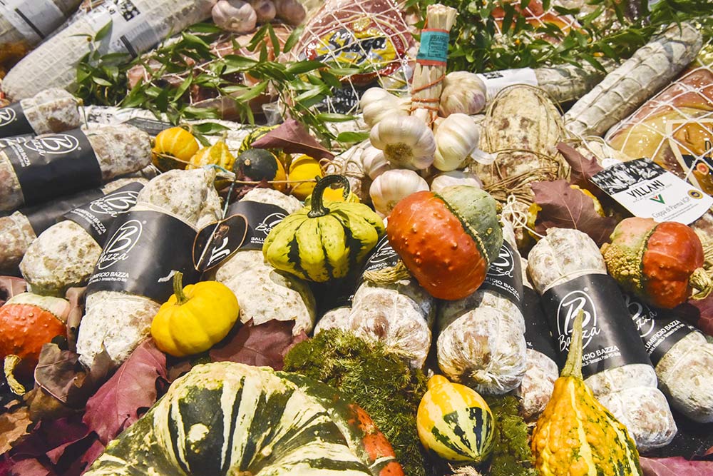 Anuga — одна из главных выставок продуктов питания в мире. Каждый год ее посещают более 160 000 человек из 200 стран. Сюда стоит ездить, чтобы держать руку на пульсе, узнать, какие тренды в питании сейчас есть