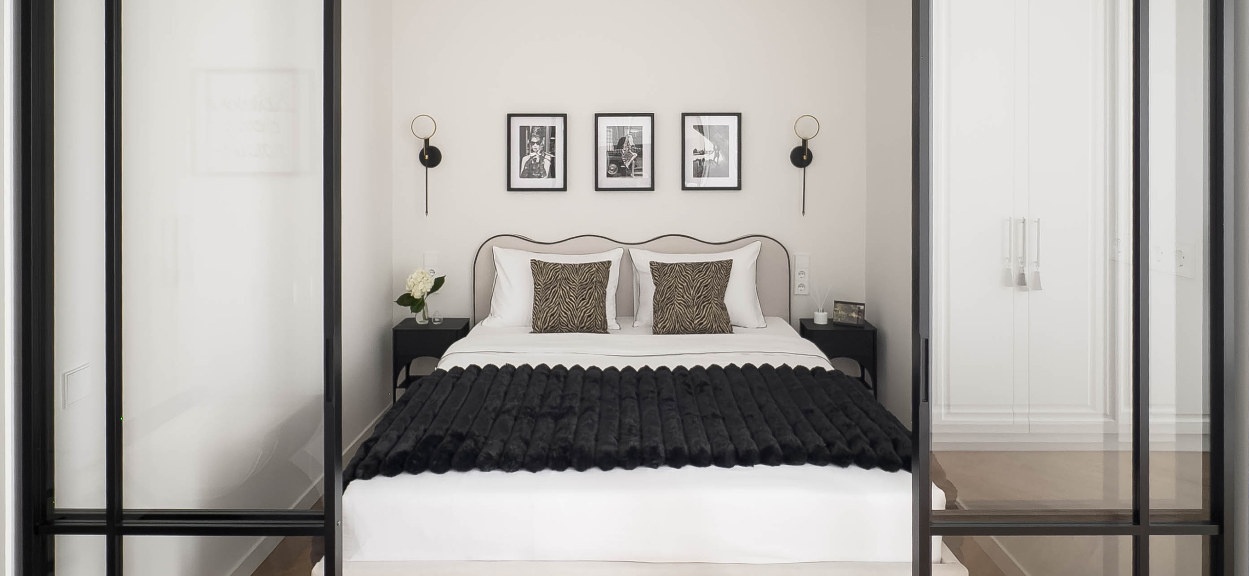 Почему это красиво: разбираем черно-белый интерьер в стиле паризьен