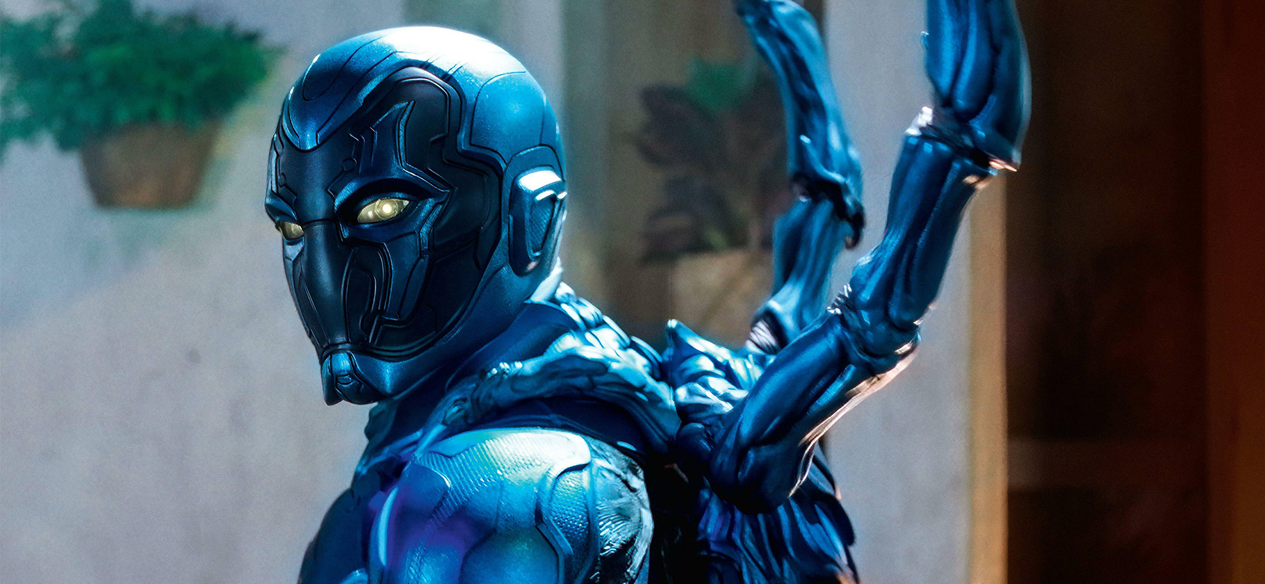 «Синий жук» — стоит ли смотреть расхваленный супергеройский фильм DC