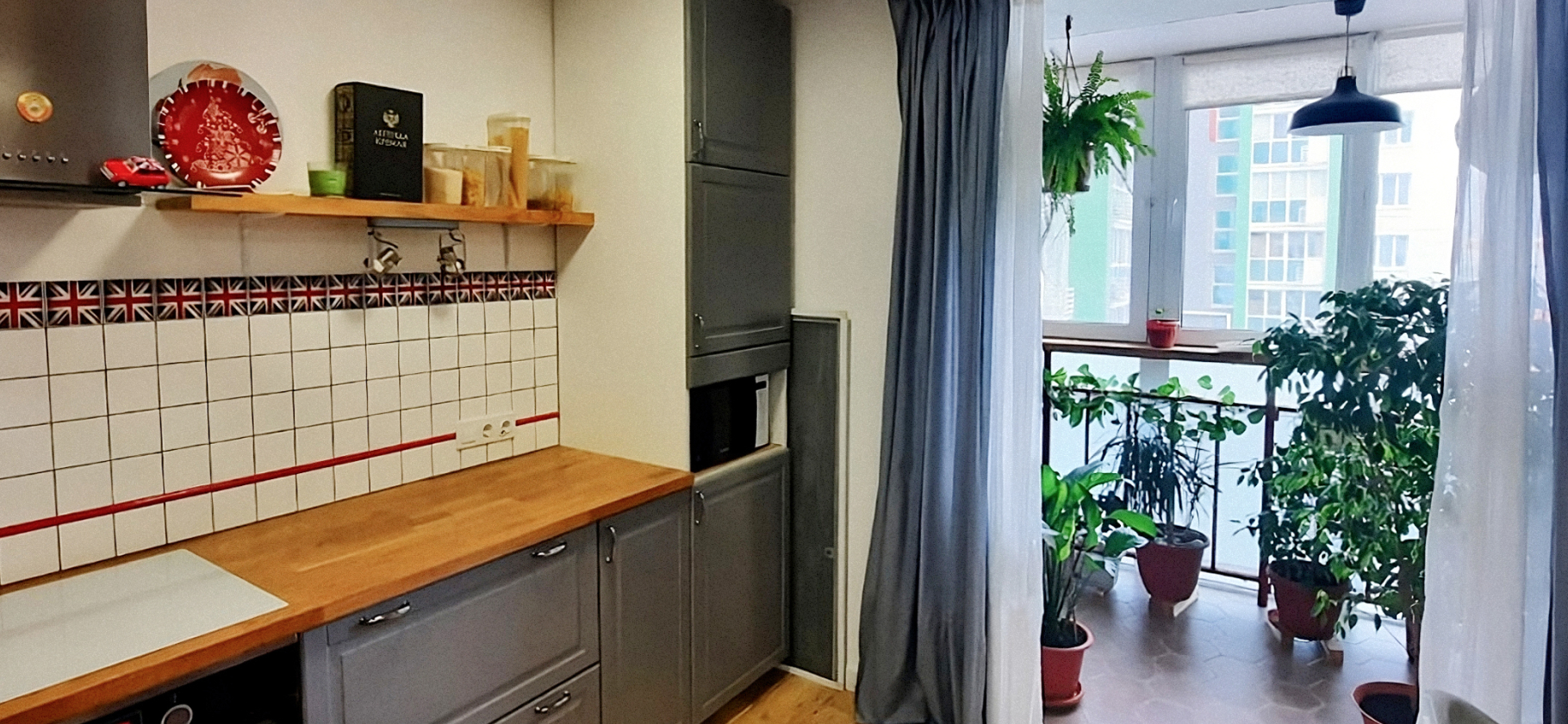«Вдохновляет на готовку»: как я объединила кухню, комнату и балкон ради рассветов