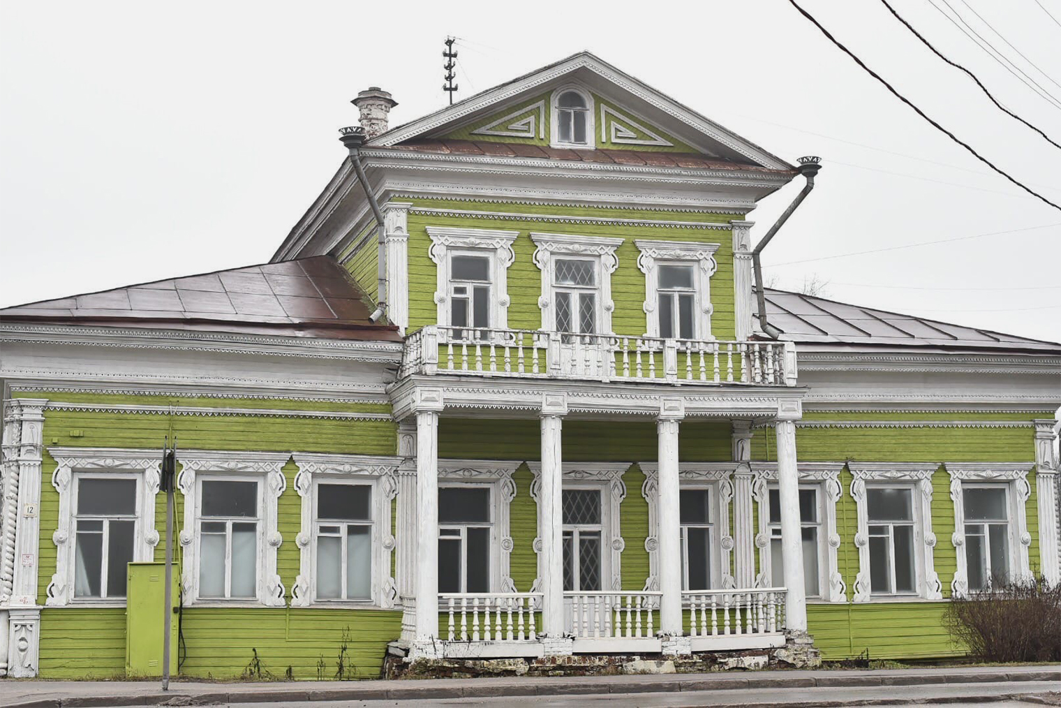 Возраст сруба дома Засецких — более 250 лет. Так он выглядел до реставрации