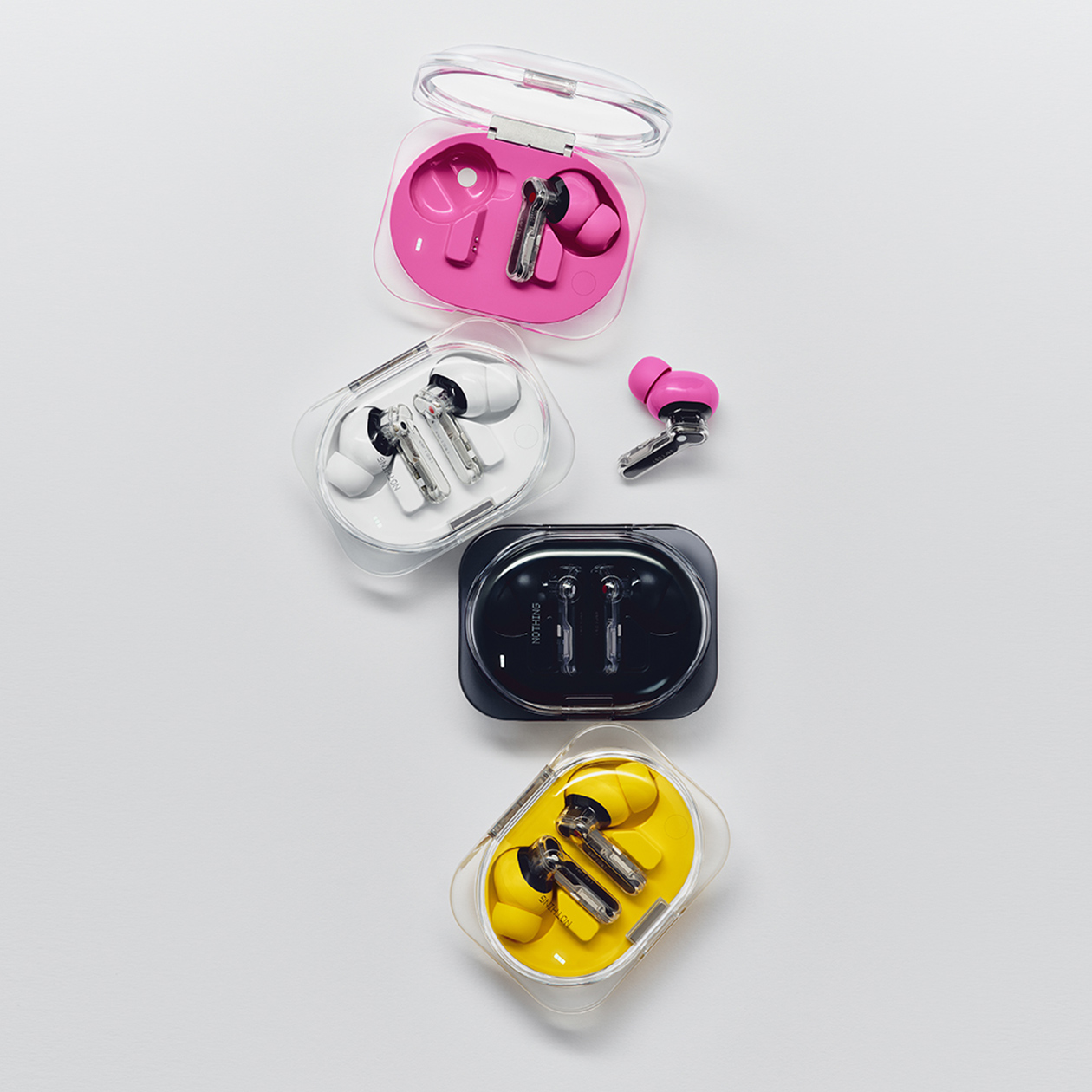 Ear (3a) доступны в желтой, черной, белой и розовой расцветке