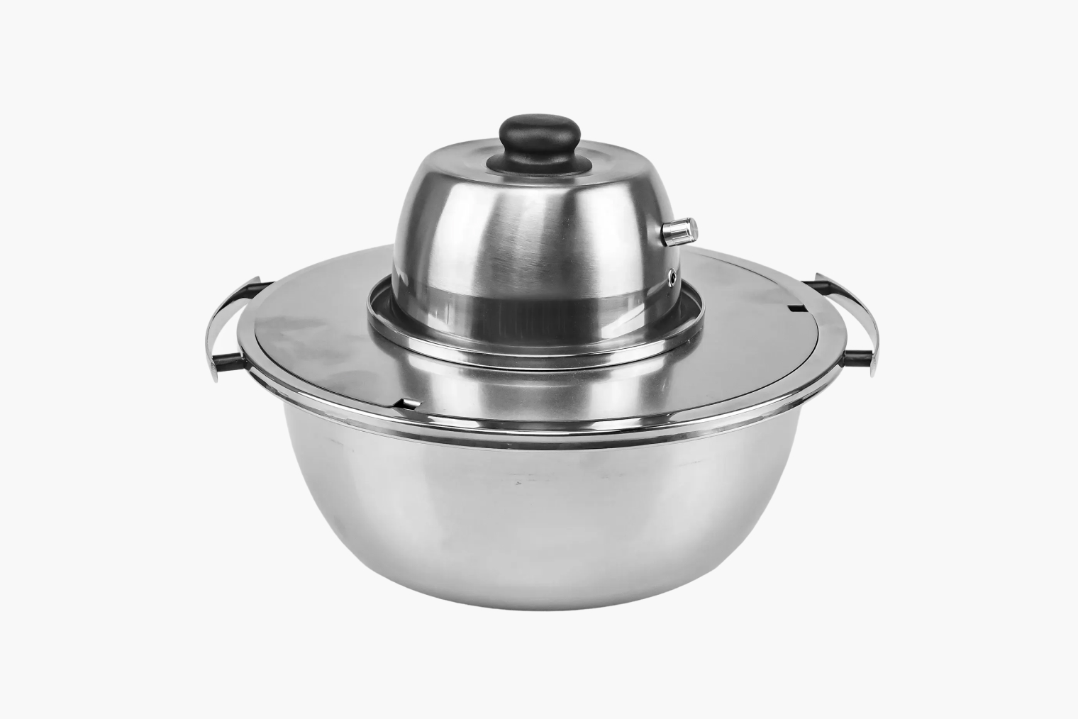 Сыроварня на 9 л с мешалкой стоит 14 000 ₽. © Ozon