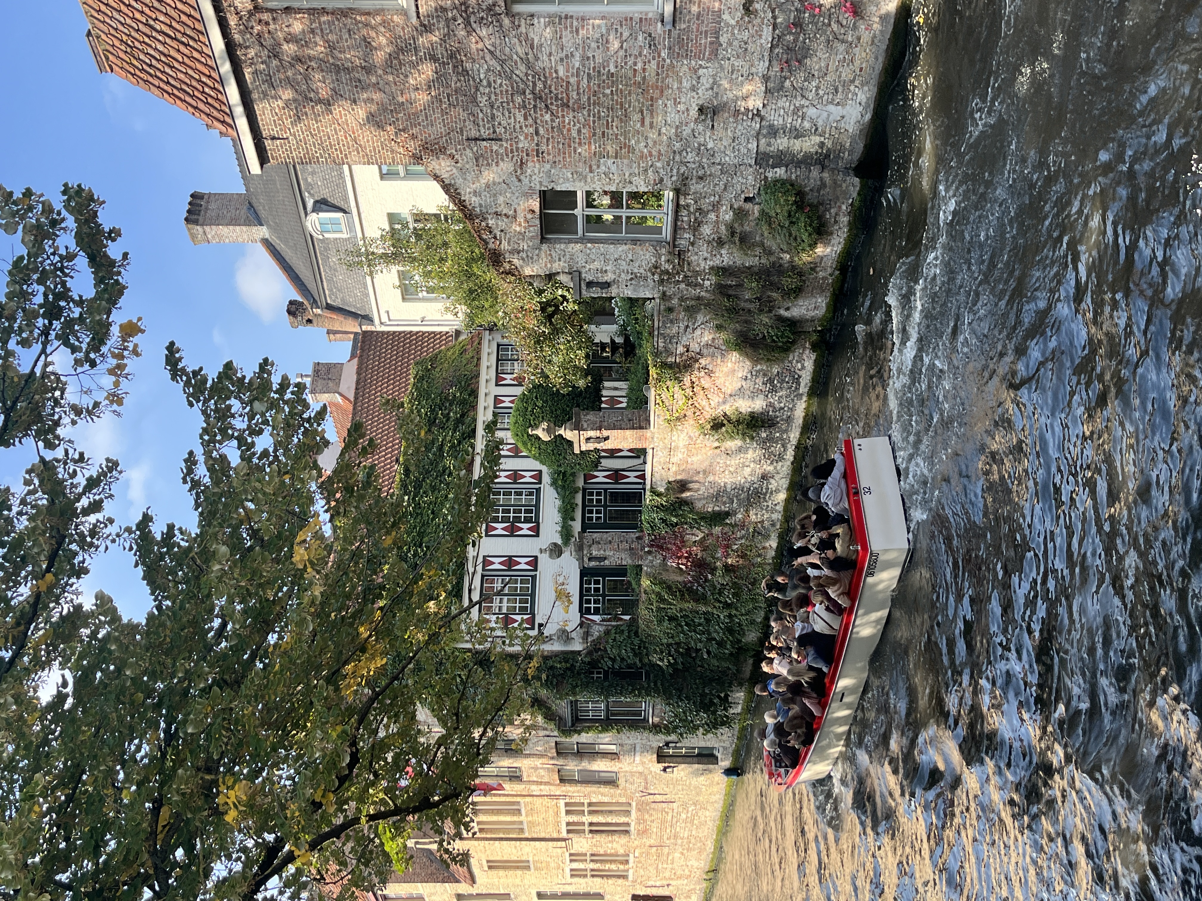 «Город очень живой, яркий и гостеприимный»: как я провела выходные в Брюгге