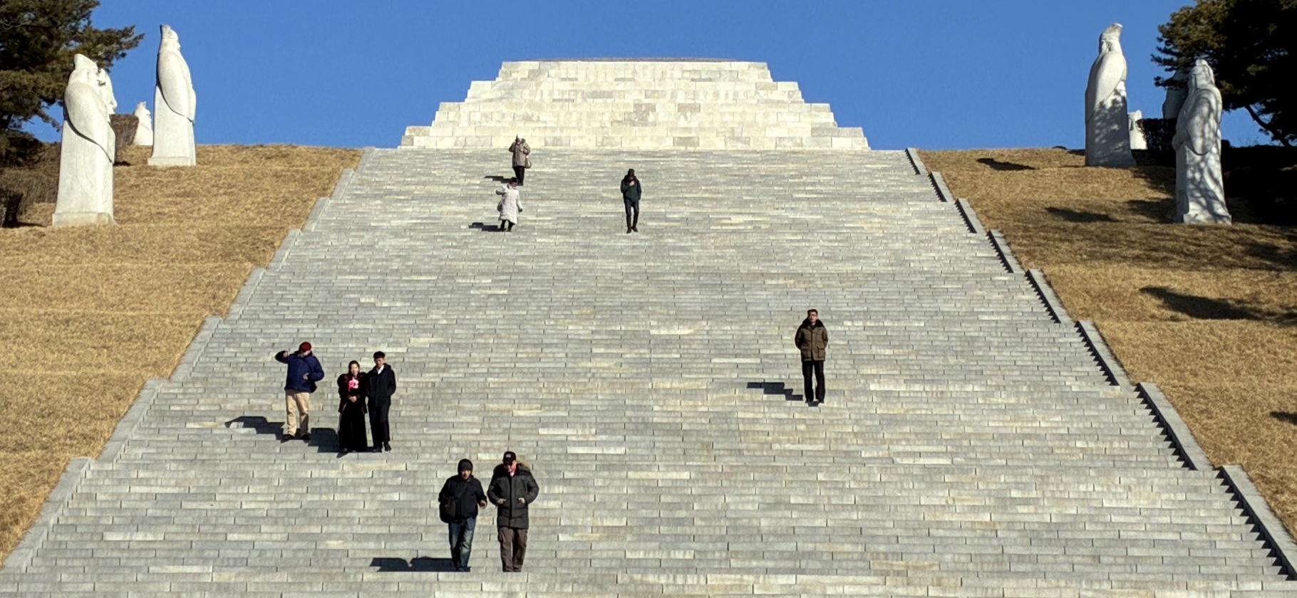 «Был готов к любым неудобствам»: как я путешествовал по Пхеньяну с изъя­тым паспортом