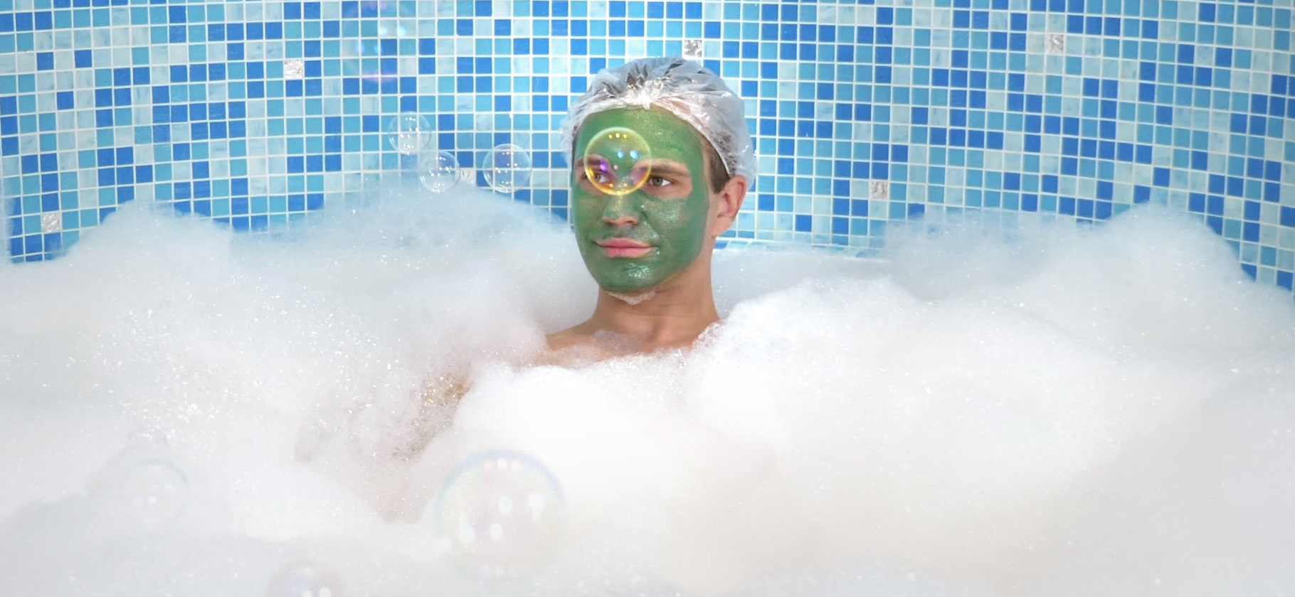 «Мы в трусах, дверь открывается ключом»: 5 причин сме­нить арендода­теля