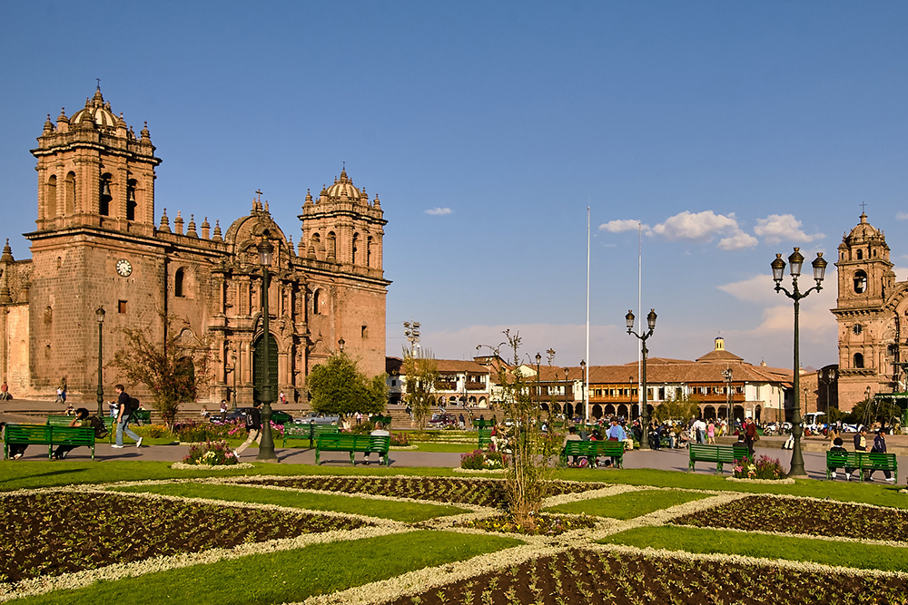 Пласа-де-Армас — центральная площадь Куско. Источник: Pedro Szekely / Flickr