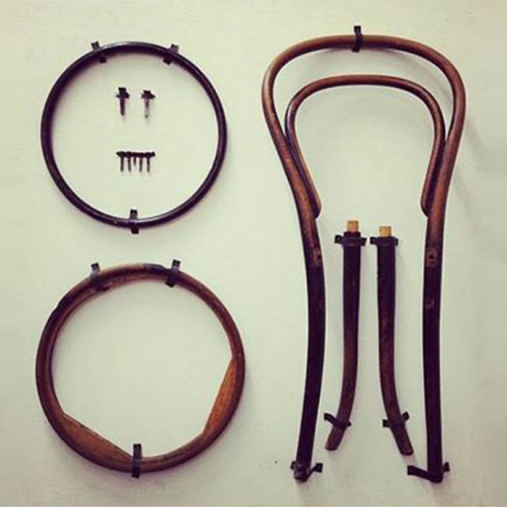 Детали «модели № 14» и пример упаковки разобранных стульев