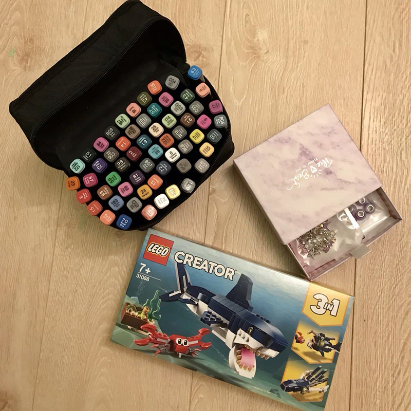 Новогодние подарки в 2021 году: Кириллу — «Лего» для строительства, Агнии — набор для плетения браслетов, Олесе — скетчинг-маркеры для рисования