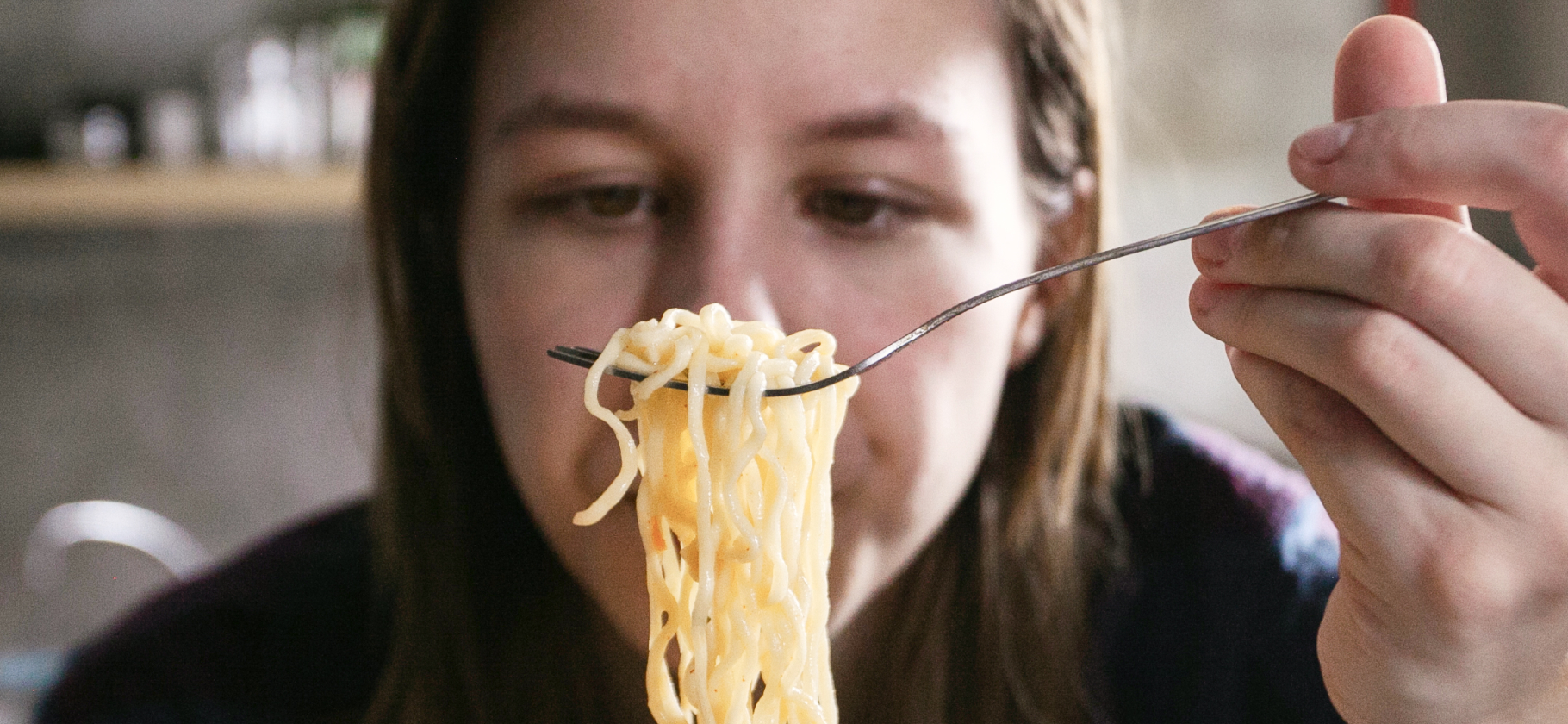 «В основном все крутилось вокруг еды»: 7 историй, как мы баловали себя в студенче­стве