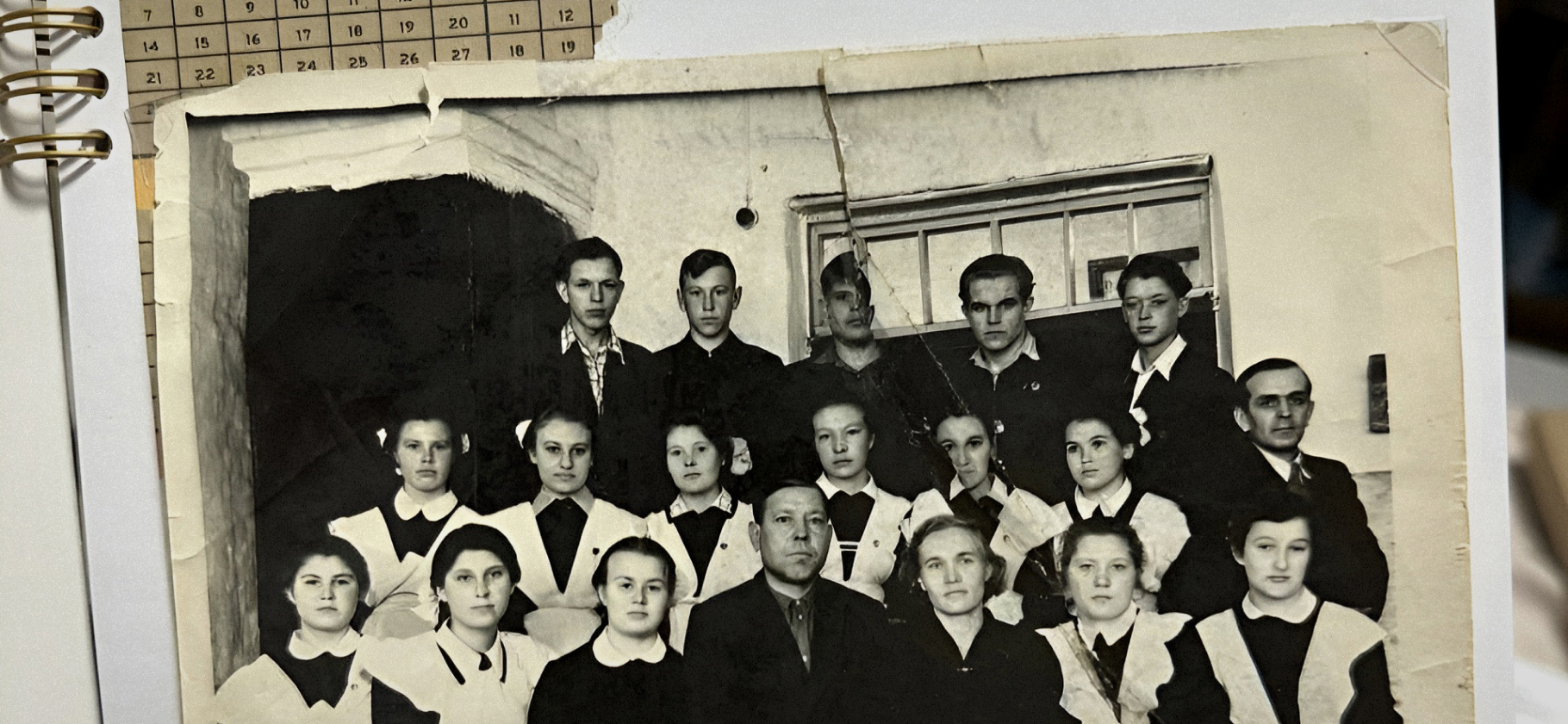Как я помогла моим бабушкам разобрать фотографии, книги и старые письма