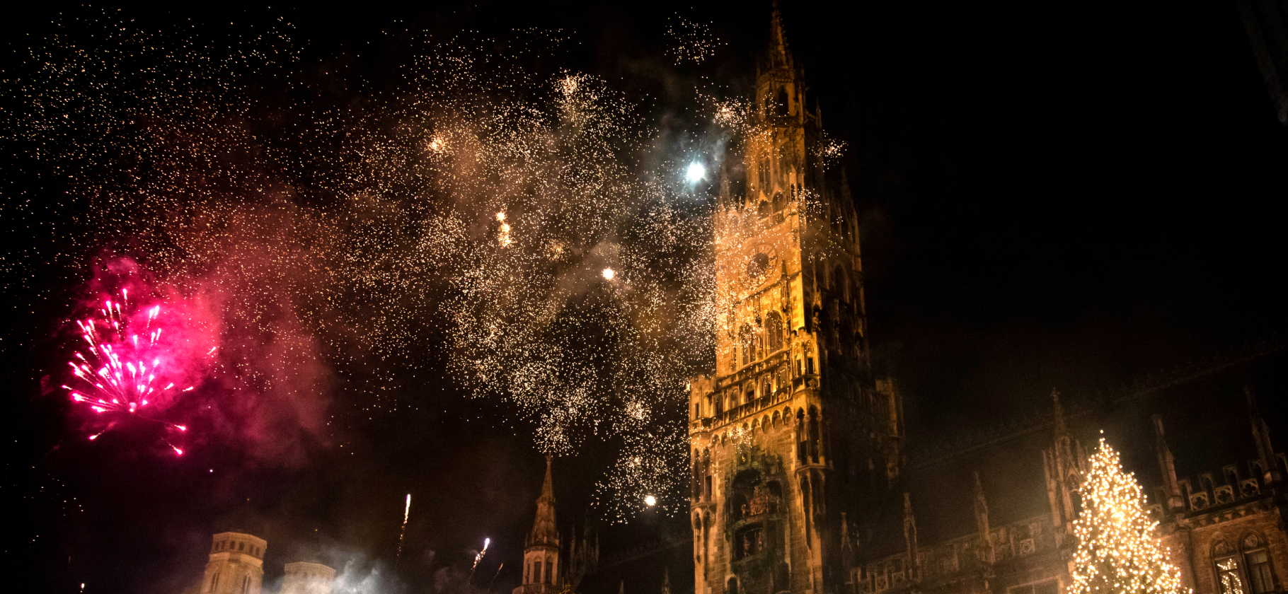 Несмолкаемые фейерверки и мусор на улицах: чем шоки­рует празднование Нового года в Германии