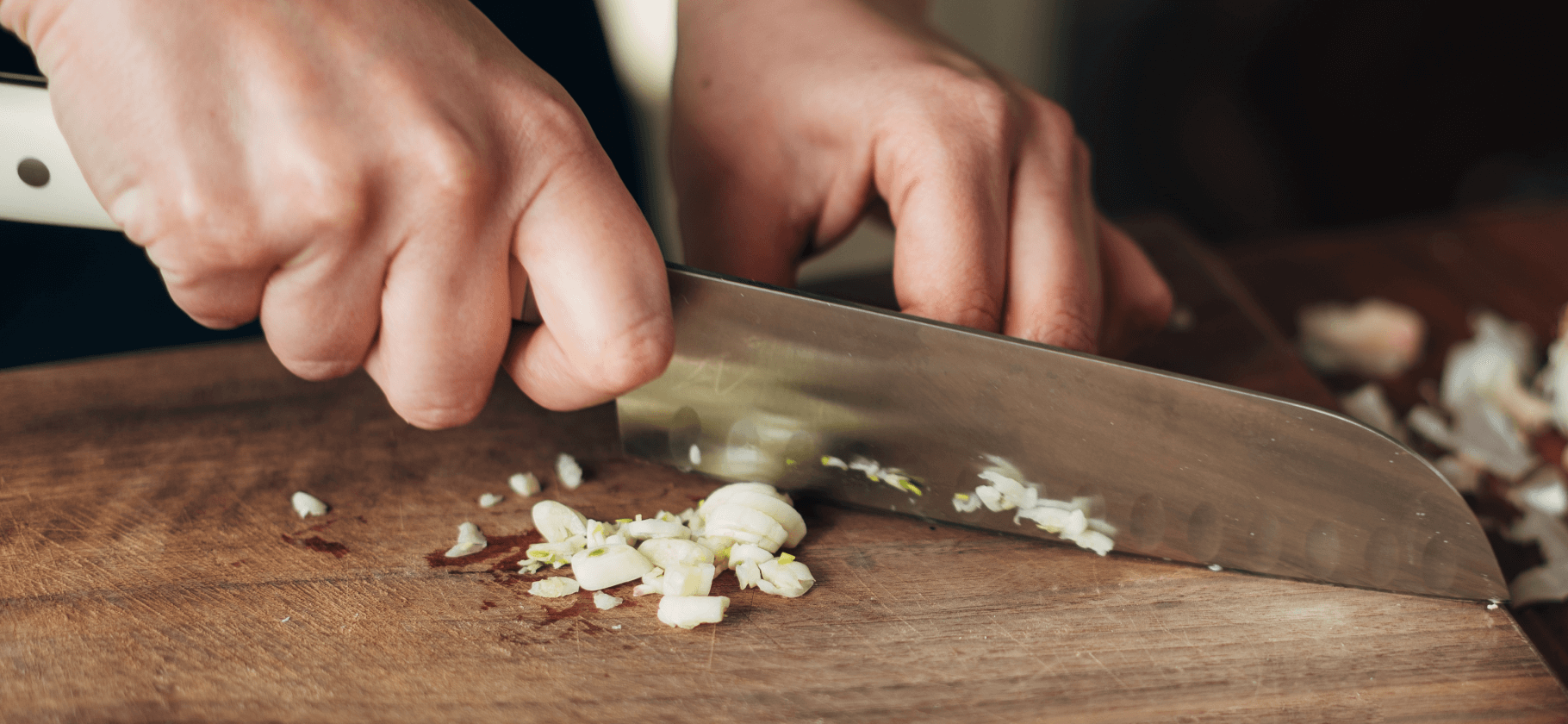 Давить или резать: как добавлять чеснок в блюда для оптимального вкуса
