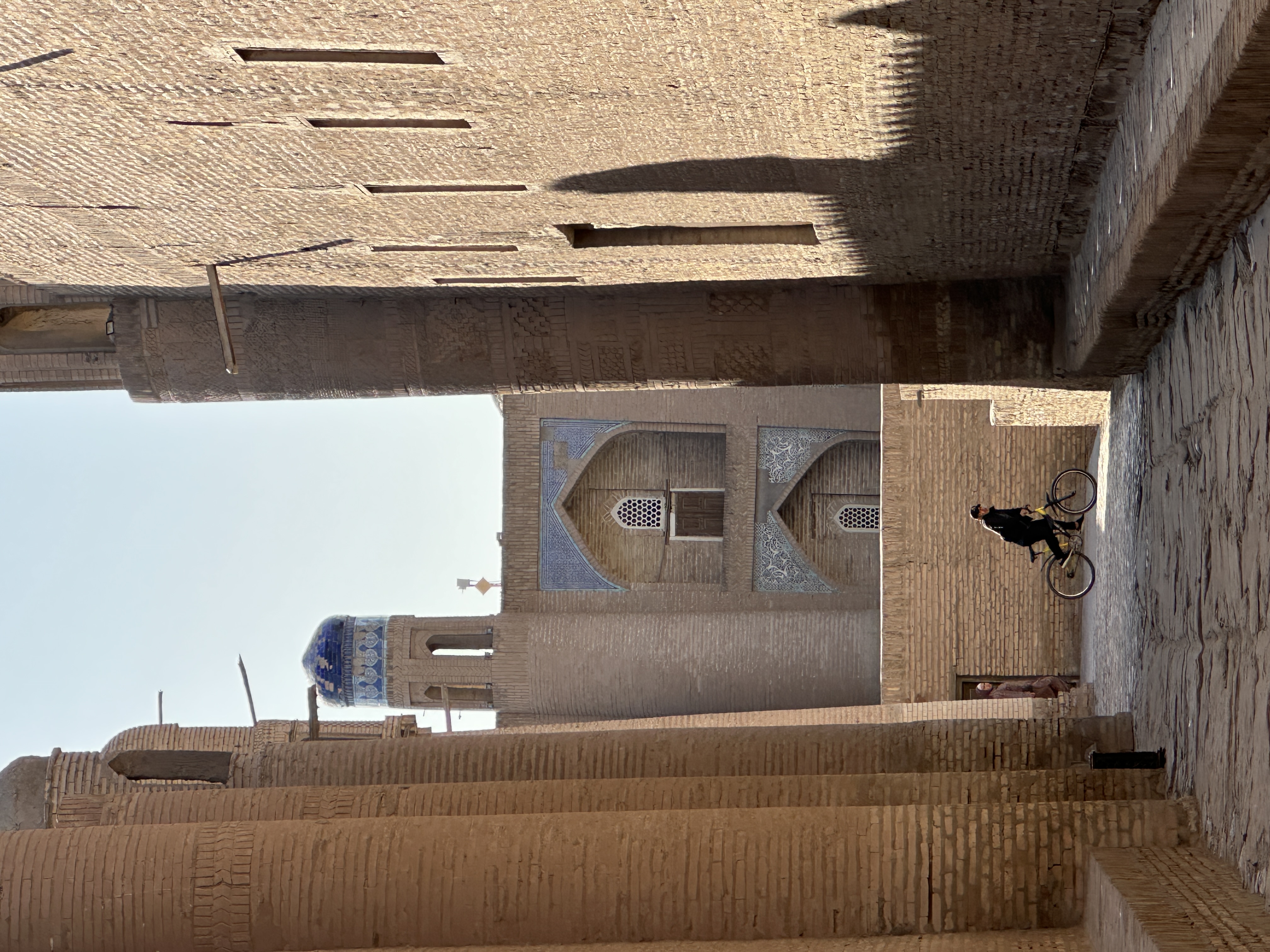 Город просыпается