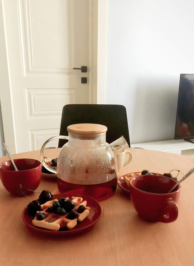 Для гостей приобрели чайный сервиз и заварочный чайник