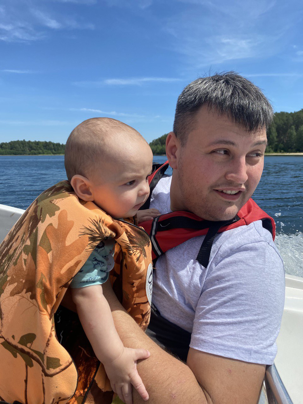Первое путешествие сына на лодке