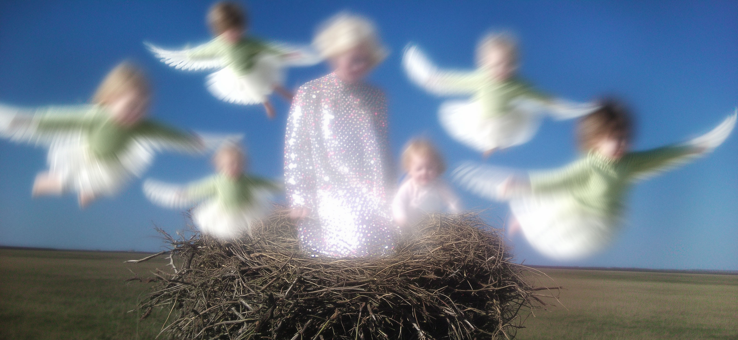 «Не хватало роди­тельских обнима­шек»: как приемные мамы воспитывают детей в «Детских деревнях SOS»