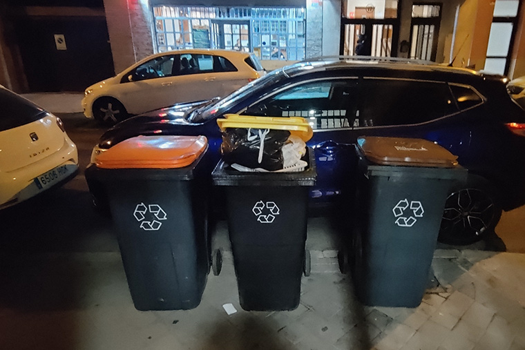 Баки для сортированного мусора