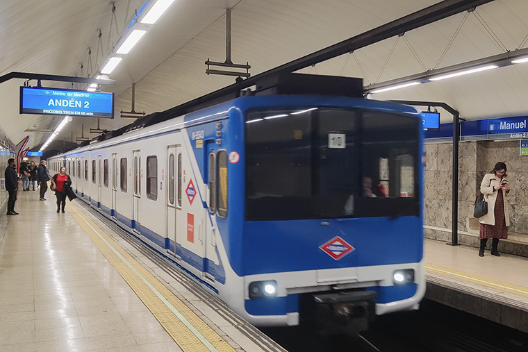Мадридское метро. Его единственное преимущество перед московским — в нем гораздо меньше людей