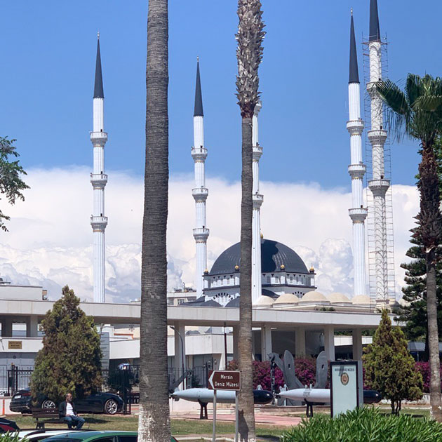 Вид на мечеть с набережной