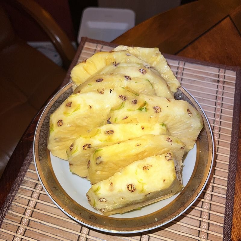 Съела ананас