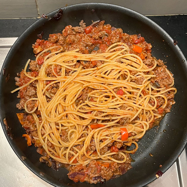 Спагетти с фаршем на ужин