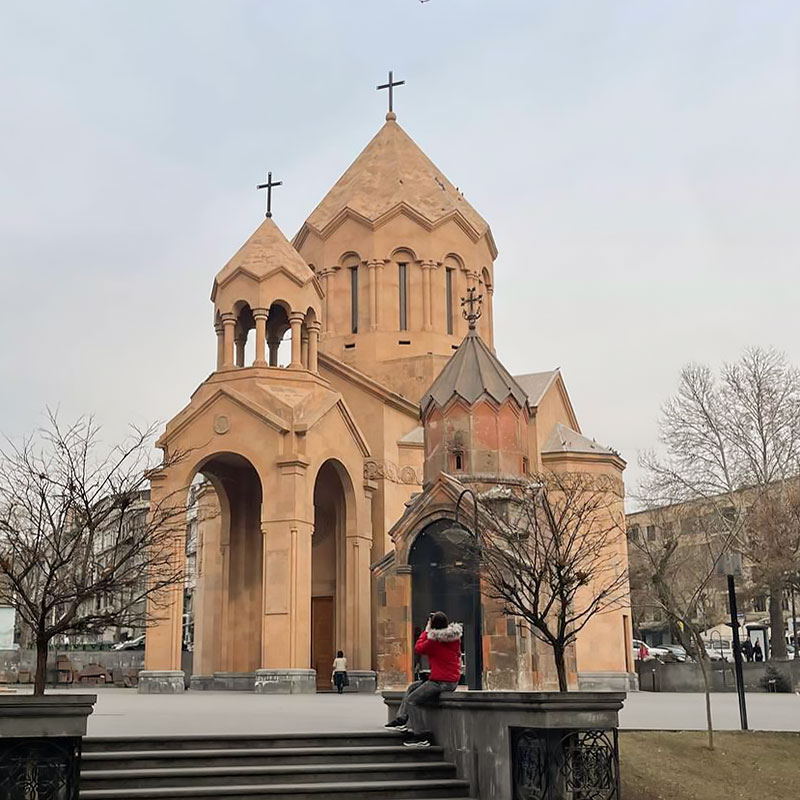 Фото из поездки в Ереван в конце февраля 2023 года
