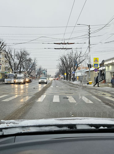 Зимой центр Краснодара серый и неуютный