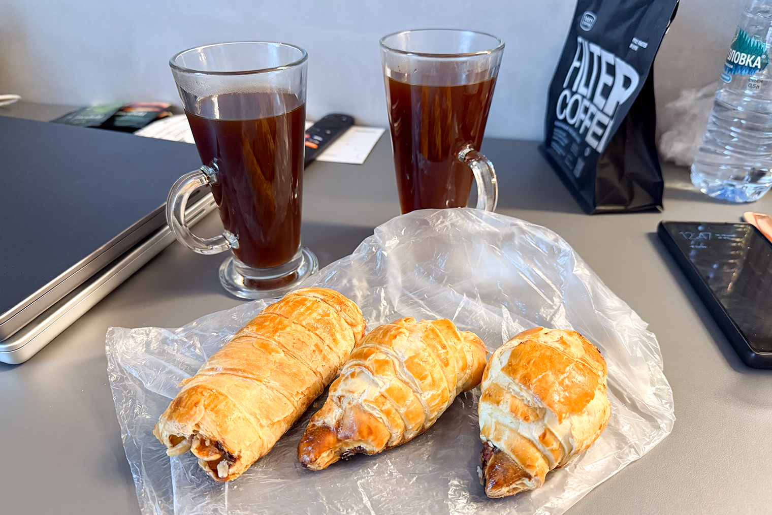 Завтрак с домашними булочками