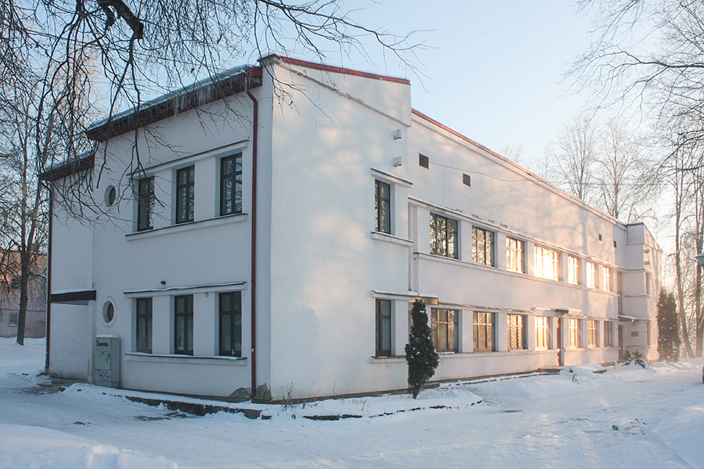 Здание инфекционного отделения резекненской больницы — образец функционализма. В 1934 году, в момент постройки, его считали одним из самых современных зданий страны
