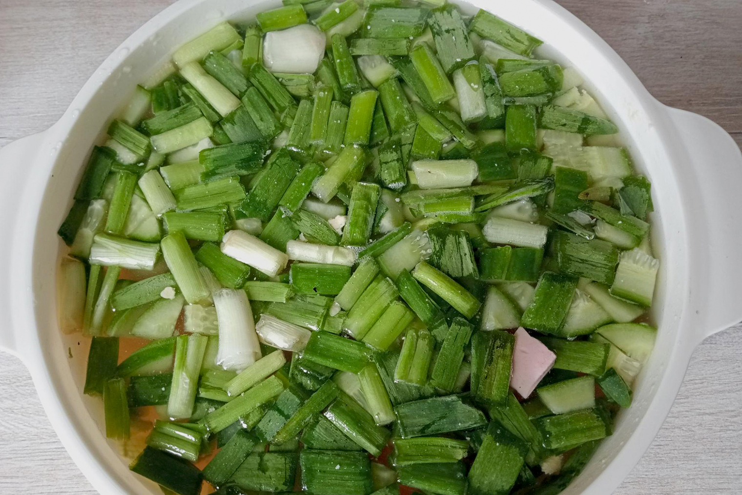 Поужинала окрошкой