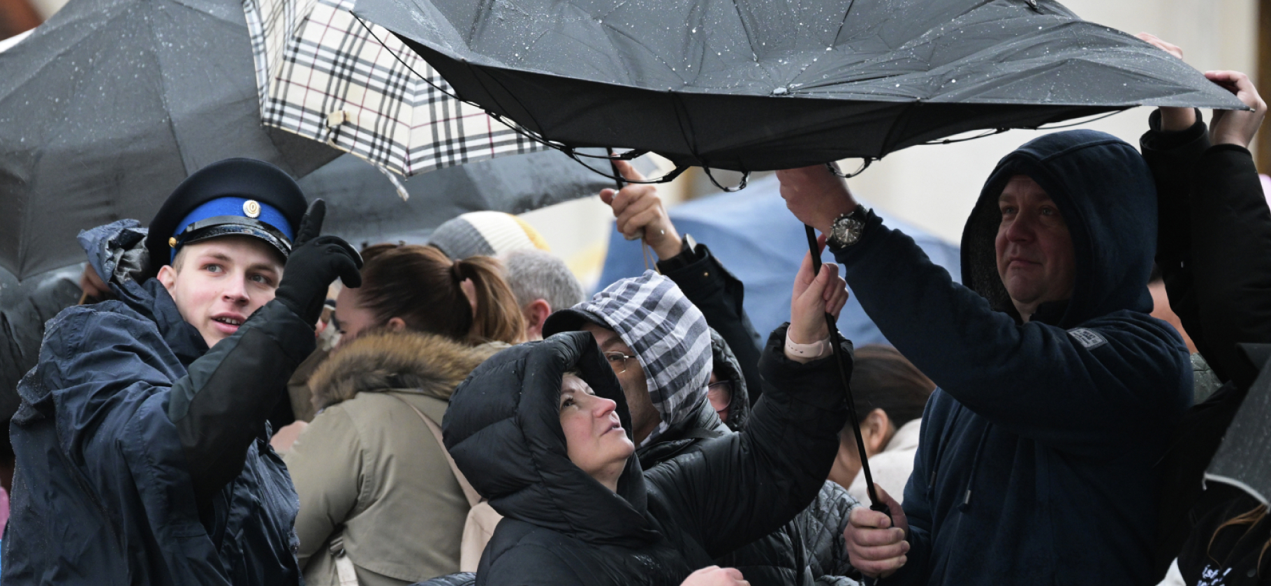 Кому придется допла­тить налог с зарплаты за 2025 год