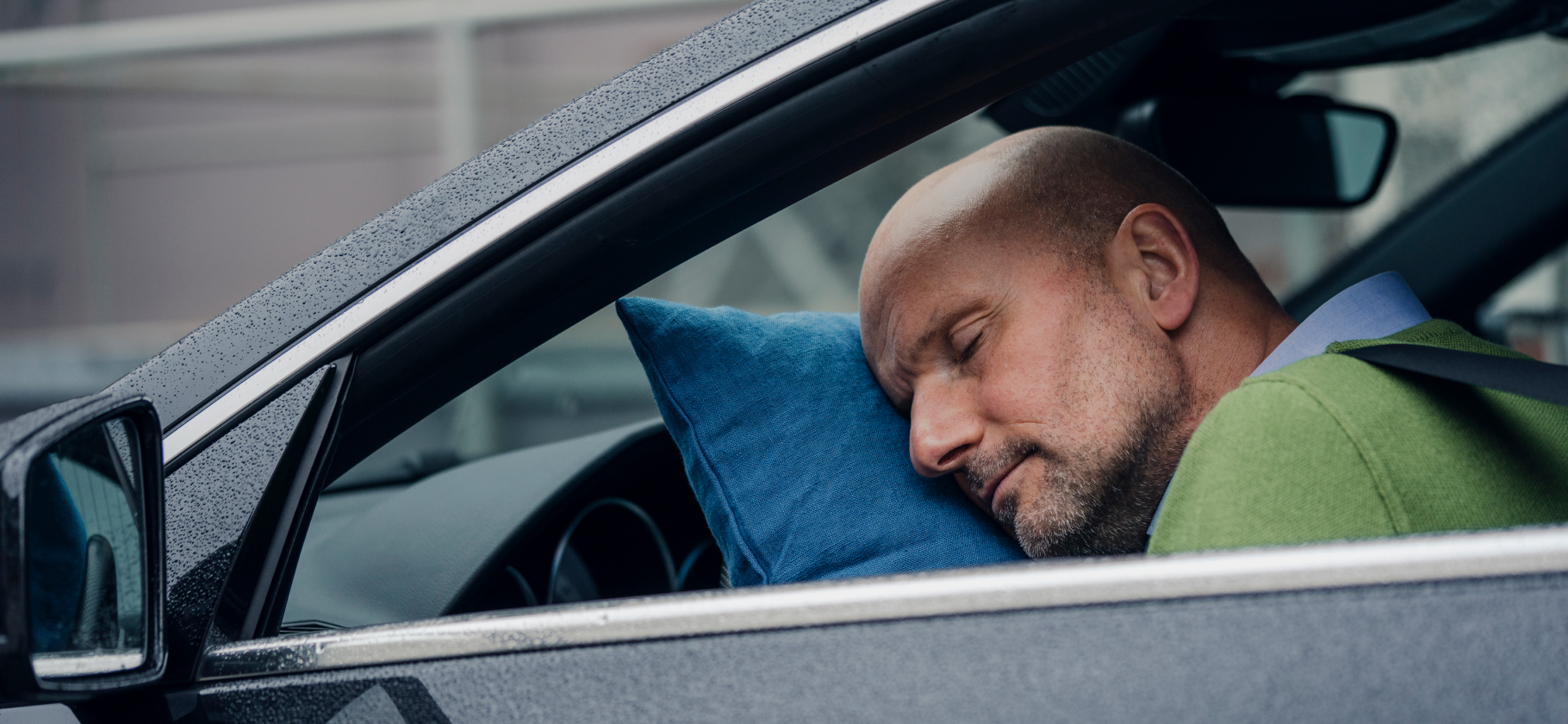 «Мозг начинает вклю­чаться и кон­центри­роваться»: 8 советов, как побо­роть сонливость за рулем