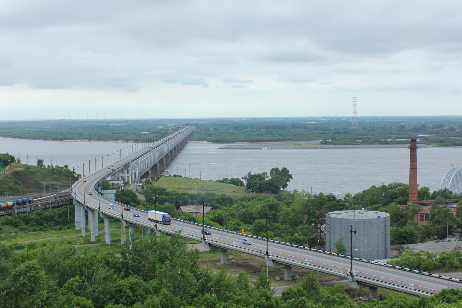 Хабаровск, мост «Амурское чудо», вид с пятитысячной купюры