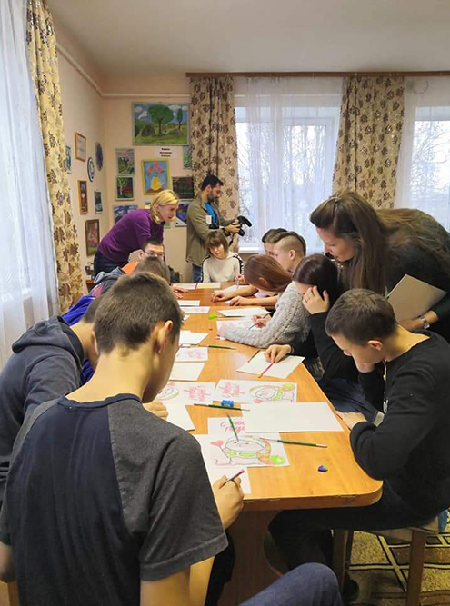 Мастер-класс по рисунку новогодней открытки в Новомосковском интернате
