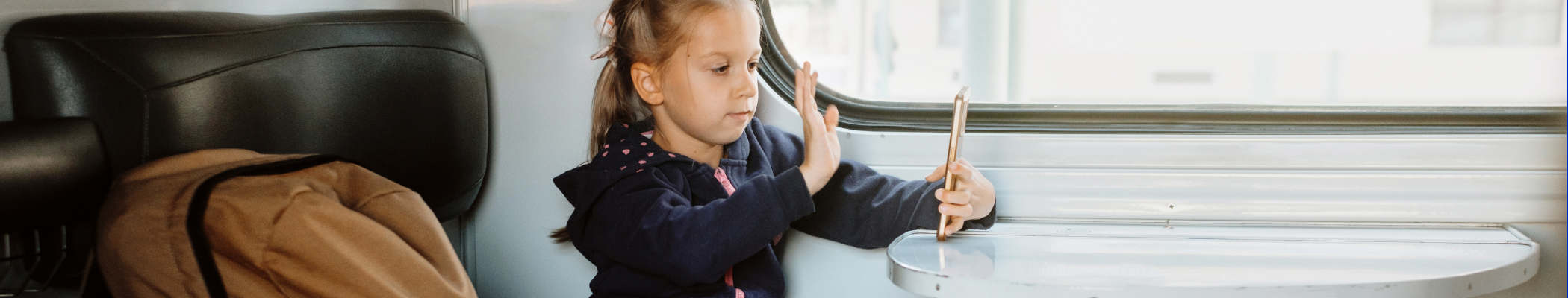 Обложка потока "Дети в эмиграции"